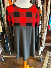 Load image into Gallery viewer, Buffalo Plaid Tunic Tops
